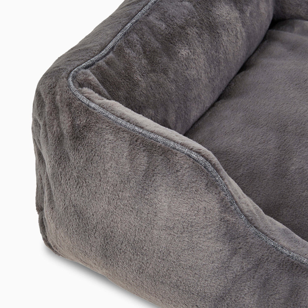 The FÜZI Dog Bed